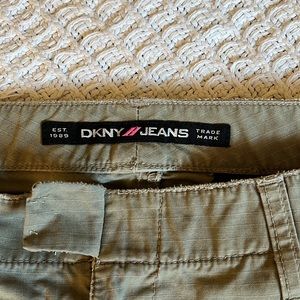 Dkny Katki green cargo shorts sz 11 juniors or sz 6 women’s 100% cotton shorts